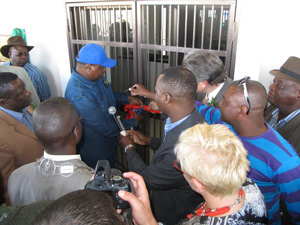 Minister of Agriculture, Water and Forestry, Hon John Mutorwa opening the State Veterinary Office at Okakarara, one of five new animal health facilities funded by the Millennium Challenge Account Namibia.