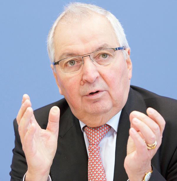 Former German minister lectures