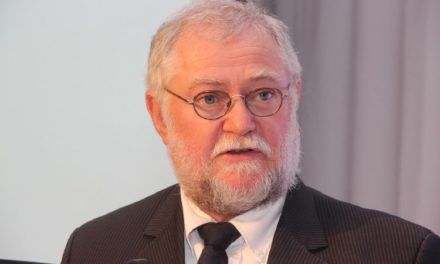 Schlettwein aids drought-stricken farmers – exempts tax on imported goods