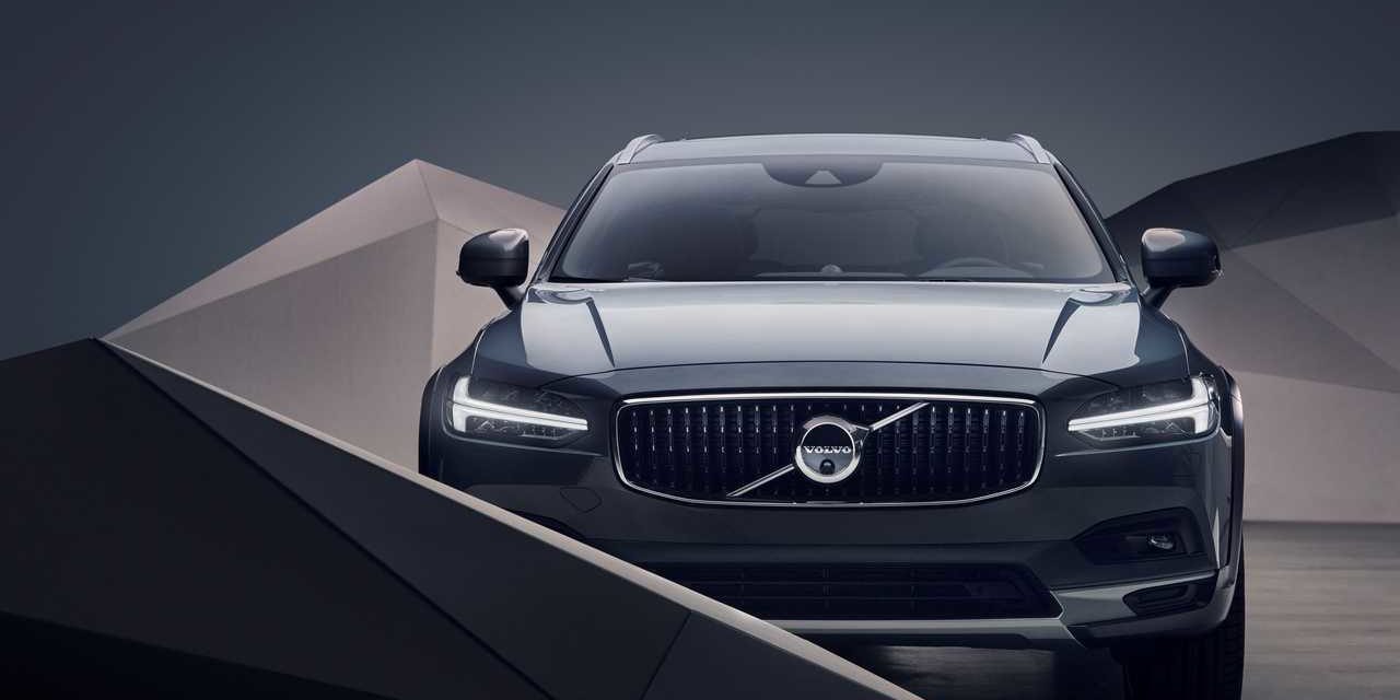 Volvo Cars urge governments and regulators to address deep-rooted road safety inequality