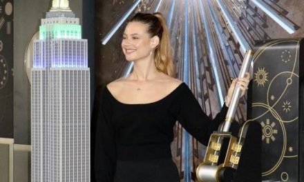 Behati’s radiance lights up the Empire State Building in NY for World Wildlife Day