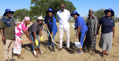 City of Windhoek carries out seasonal weeding at Katutura cemetery