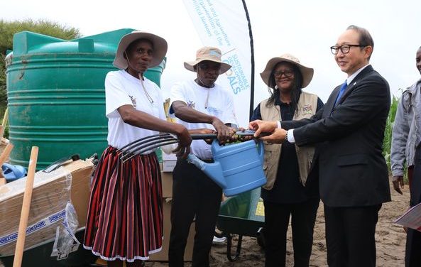 Marema village receives agro-inputs and gardening tools